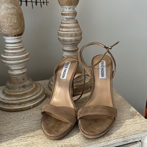 Steve Madden Size 6.5 Nude Heel with suede - never worn